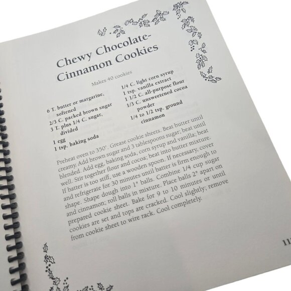 Santas Favorite Holiday Treats and Christmas Sweets Cookbook Christmas Recipe Bo - Picture 8 of 12